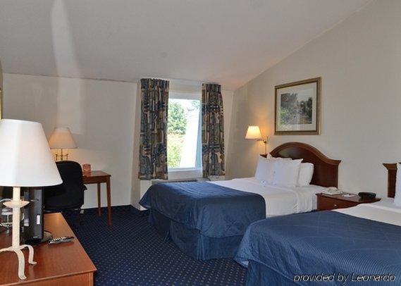 Clarion Hotel & Conference Center Northampton Exterior foto
